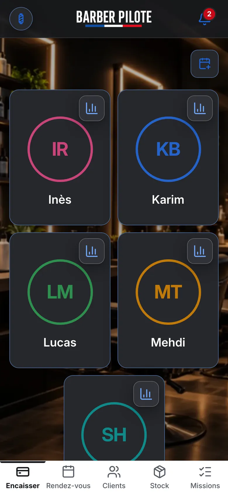 Barber Pilote sur iPhone : les cartes des coiffeurs du salon, prêtes à encaisser.